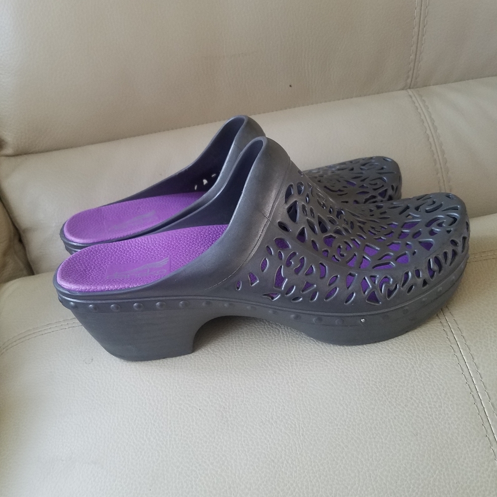 Dansko shoes size 39